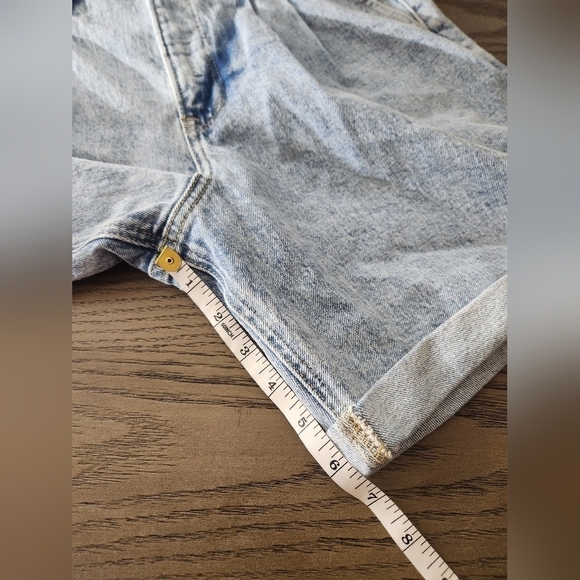 Abercrombie & Fitch The Pleated Short Ultra High Rise Womens 2 Light Blue - Picture 8 of 9